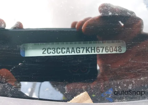 2019 Chrysler 300 Touring из США, поврежденный, VIN 2C3CCAAG7KH676048